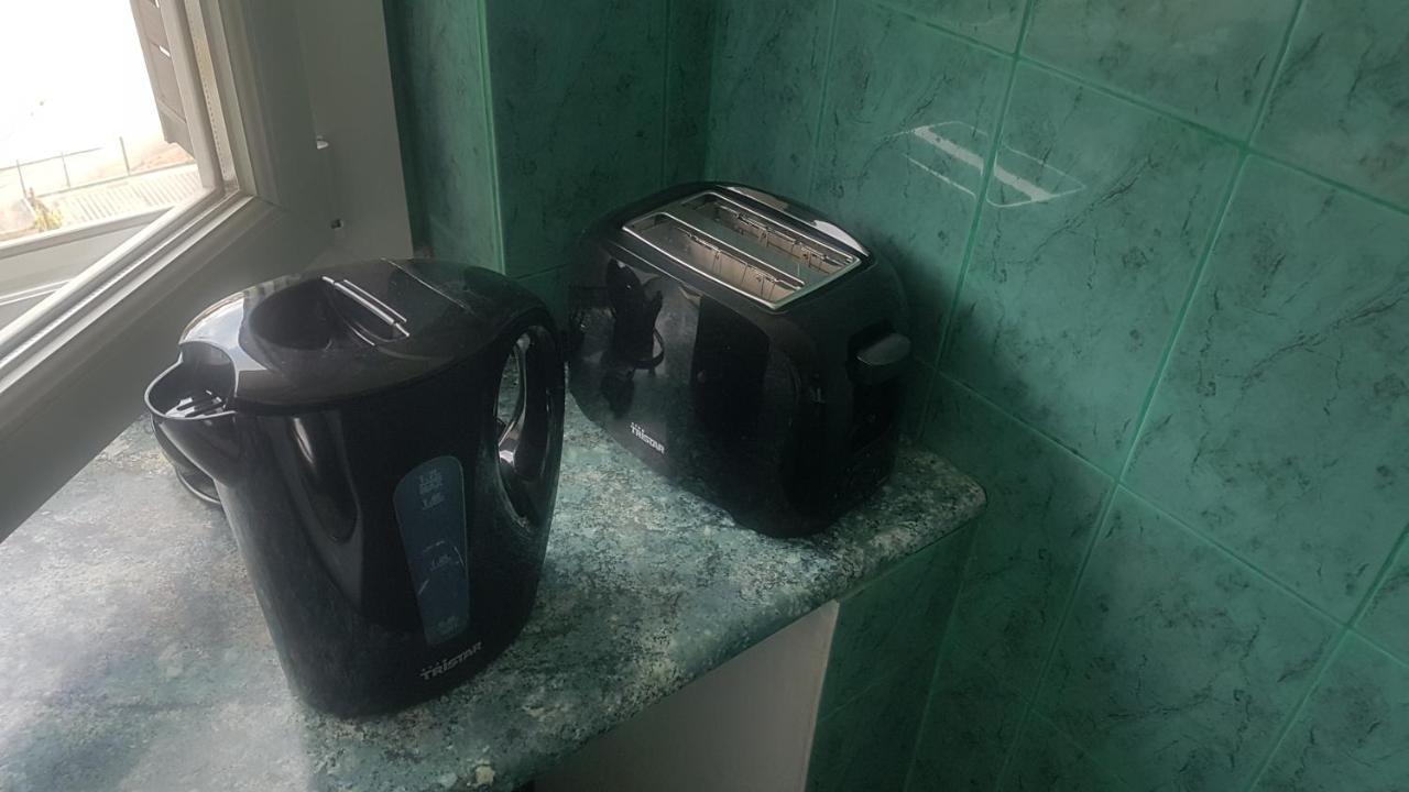 New Cheap Private Room, Kitchen , Overwieuw Sea,Tram On Spot, 12 Minutes From Nice Train Station With Tram , Beach In 17 Min Tram , Chambre Privee Pas Cher, Cuisine Equipee , Tram Sur Place, Apercu Mer, 12 Min De La Gare De Nice Avec Le Tram, 17 Min Dış mekan fotoğraf