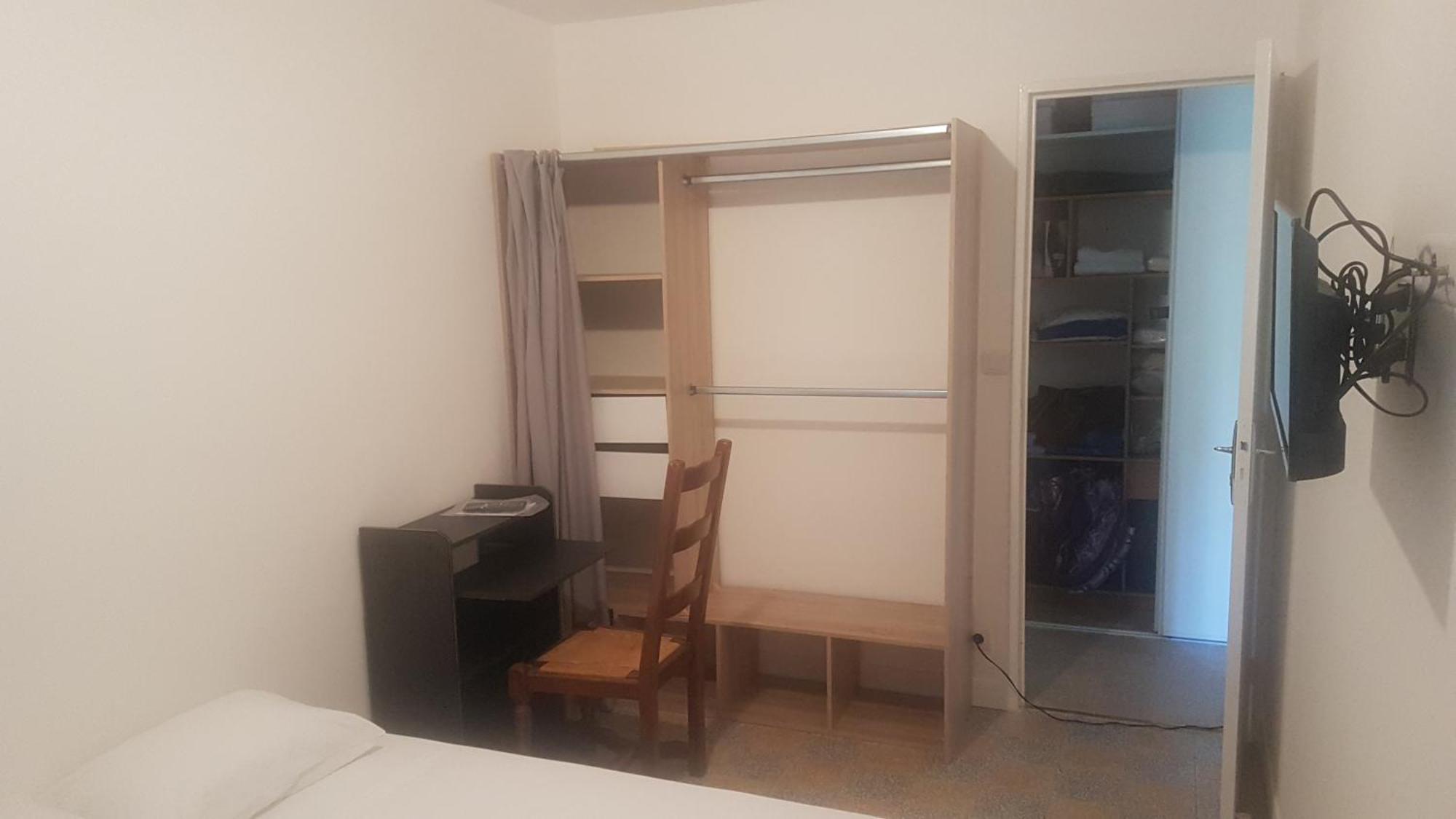 New Cheap Private Room, Kitchen , Overwieuw Sea,Tram On Spot, 12 Minutes From Nice Train Station With Tram , Beach In 17 Min Tram , Chambre Privee Pas Cher, Cuisine Equipee , Tram Sur Place, Apercu Mer, 12 Min De La Gare De Nice Avec Le Tram, 17 Min Oda fotoğraf